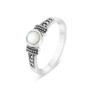 Sterling Silver 925 Ring Embedded With Natural White Shell And Marcasite Stones