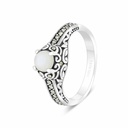 Sterling Silver 925 Ring Embedded With Natural White Shell And Marcasite Stones